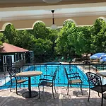 Отель Kromer Garden 3*