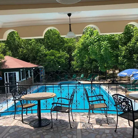 Hotell Kromer Garden 3*