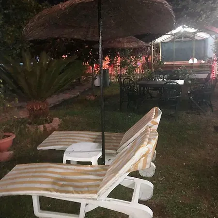 Kromer Garden Hotel 3*