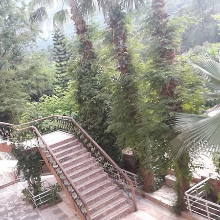 Kromer Garden 3*