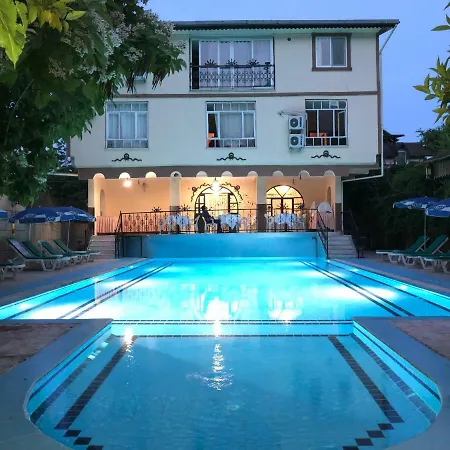 Ξενοδοχείο Kromer Garden 3*