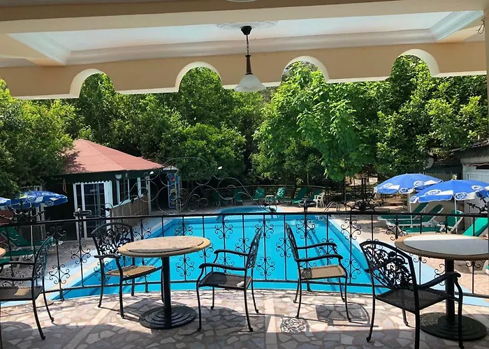 Hotell Kromer Garden 3*