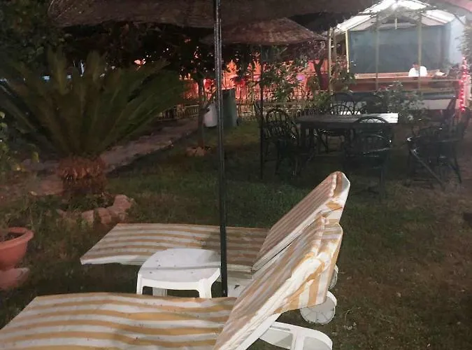 Kromer Garden Hotel 3*